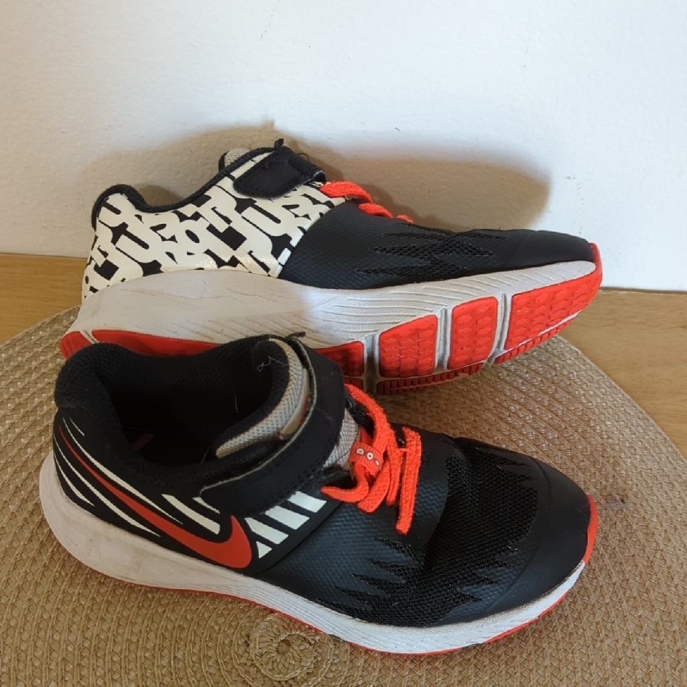 Nike Kids Black and Red Sneakers